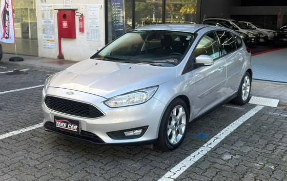 FORD FOCUS 2.0 SE 16V FLEX 4P POWERSHIFT FORD FOCUS 2.0 SE 16V FLEX 4P POWERSHIFT